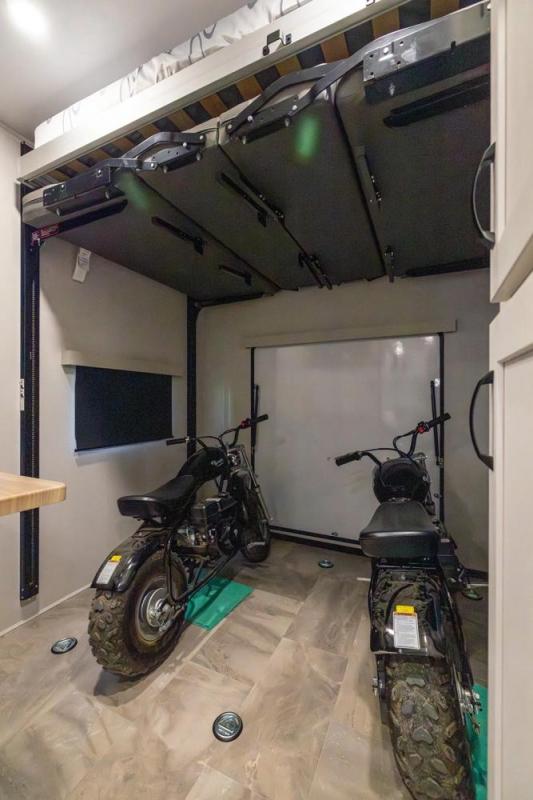 2026  Chaparral Lite 31BH