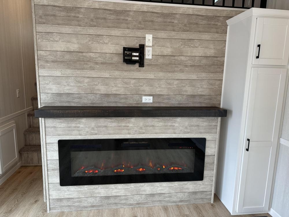 ACCENT WALL - Tan/Knot Paradise
MANTLE - Brown