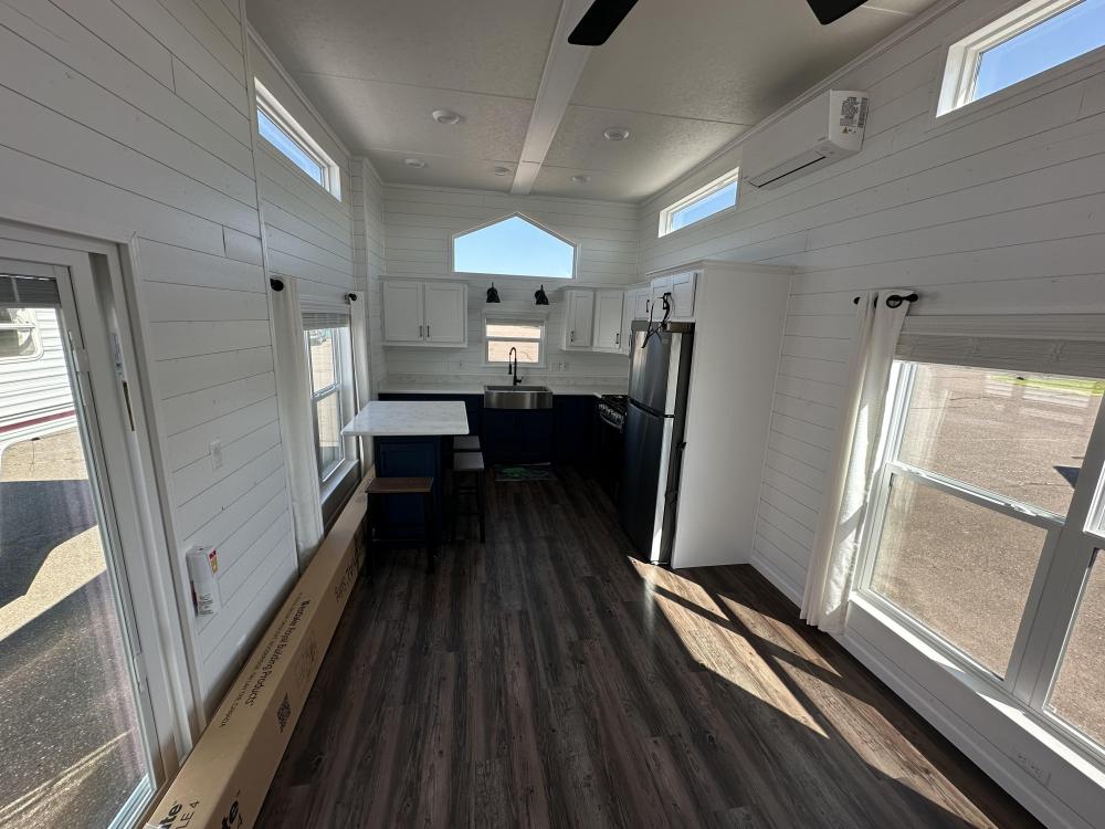 MAIN WALL - UPGRADE - Shiplap White (living room & kitchen) 