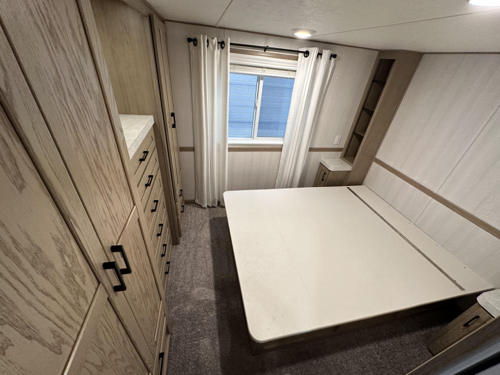 STANDARD - Carpet - Plush Owl (Standard in bedroom) 