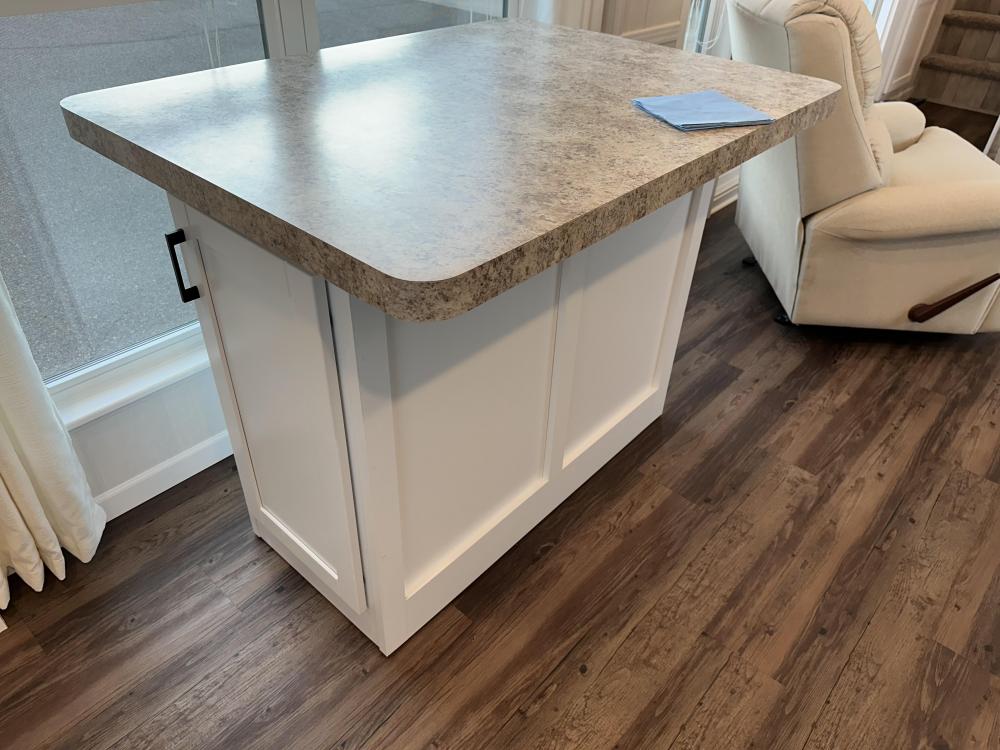 ISLAND - MOVEABLE deleted Barstools