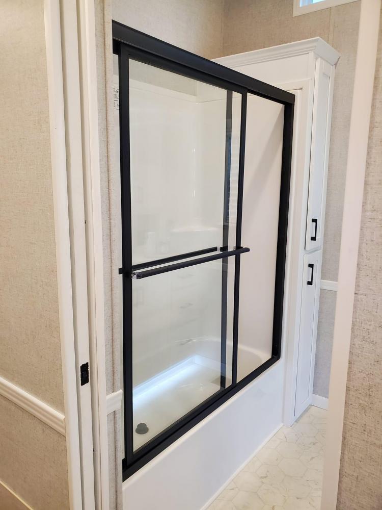 TUB/SHOWER - Glass Door Option