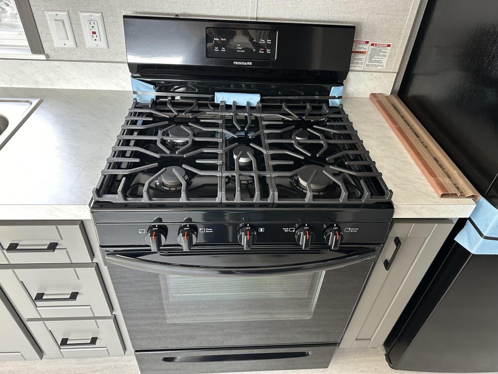 STANDARD - Deluxe Range, Black