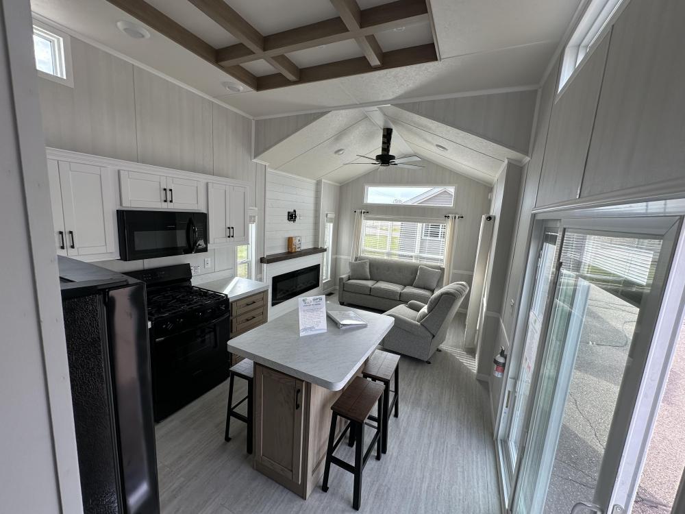 TRAY CEILING - Maple Wheat