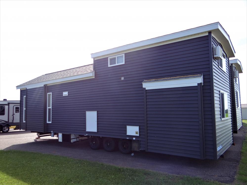 Bedroom Bump Out (head of bed - exterior view)