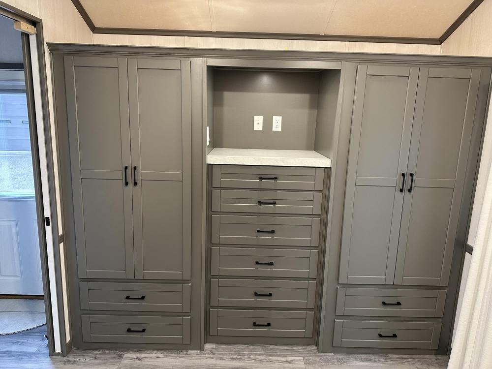 GRAY - Wardrobe