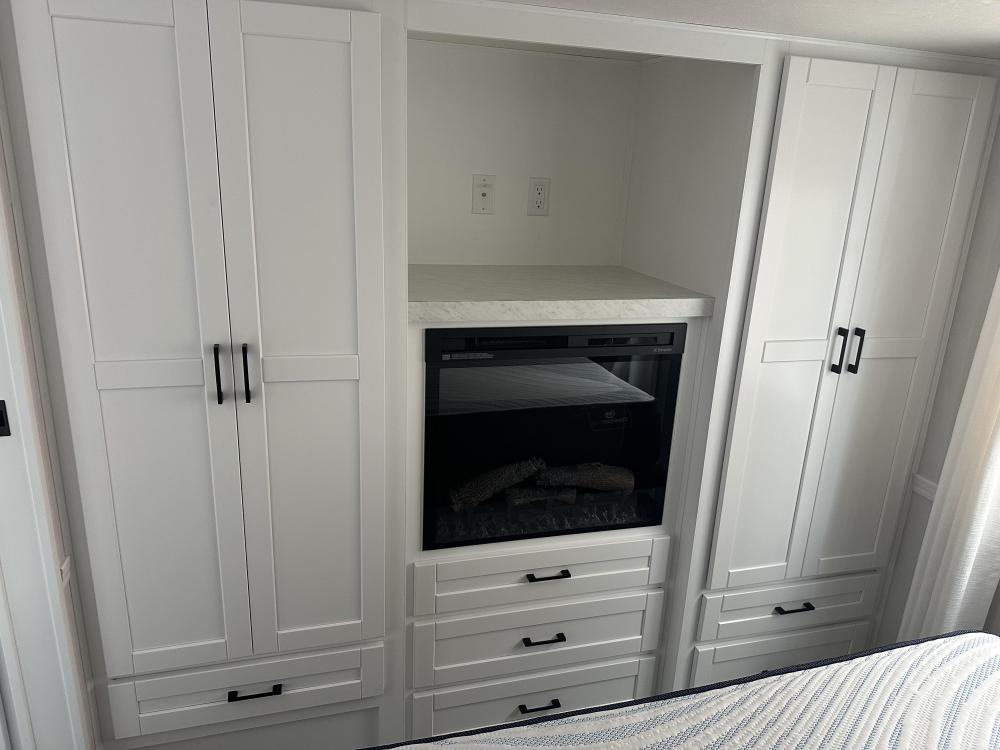 WHITE - Wardrobe