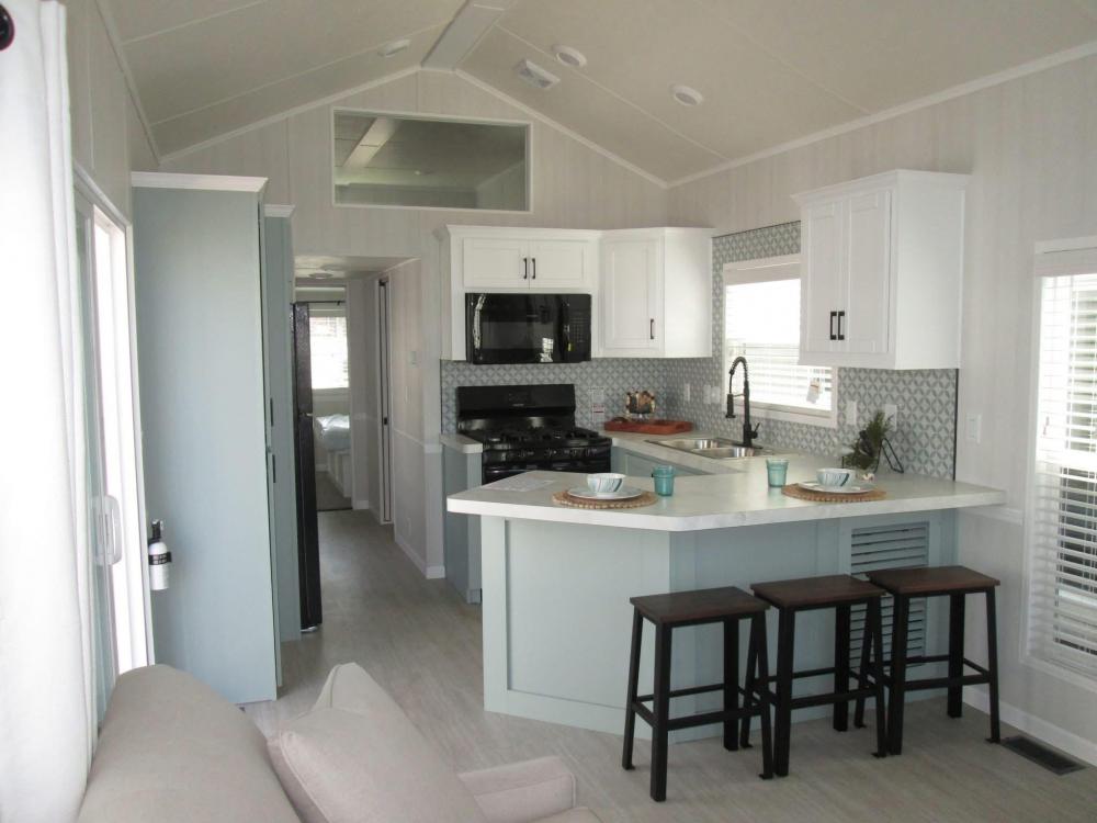 SAGE - Pantry with White Crown