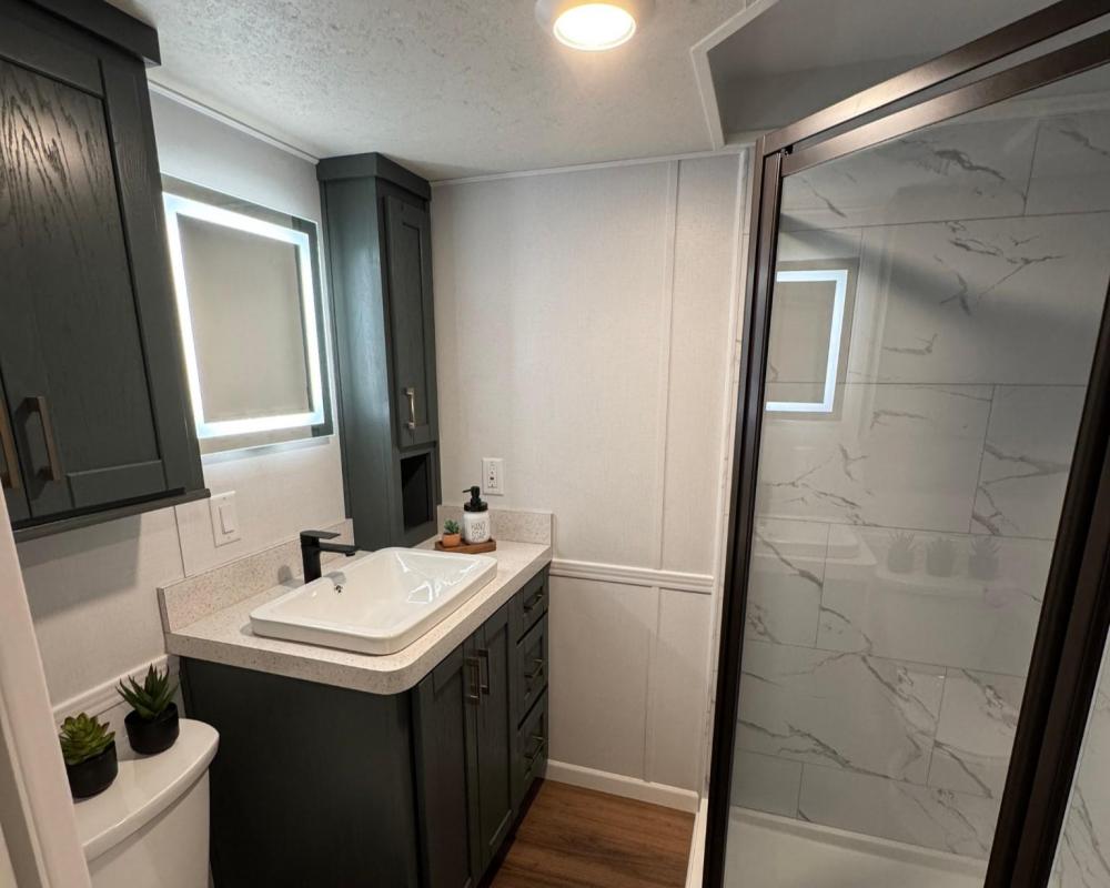 OLIVE OAK - Bathroom