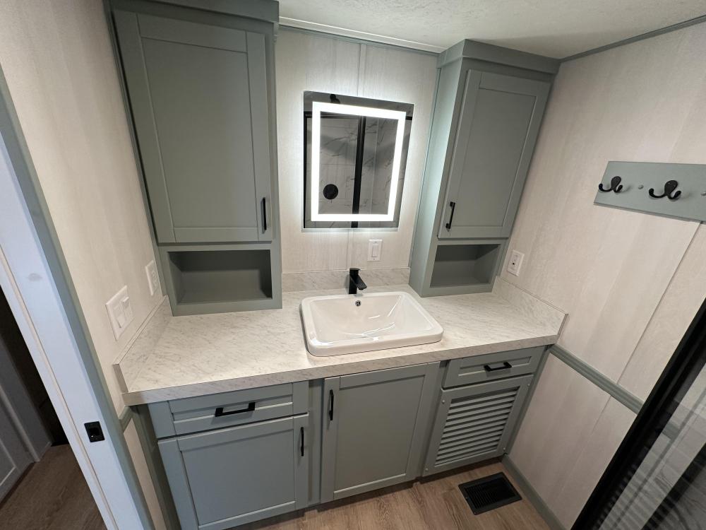 WHITE CARRARA - Standard Option