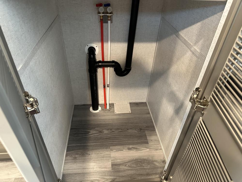 CLOSET - Washer/Drier