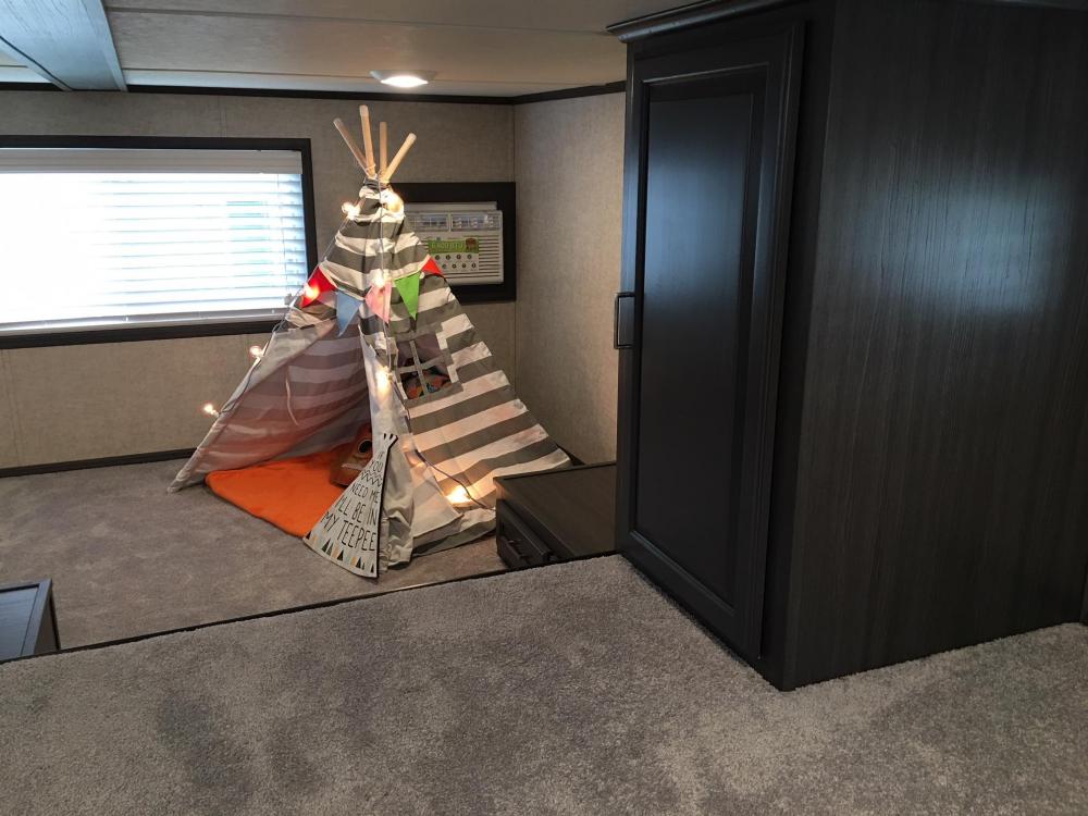 CABINET - LOFT CLOSET