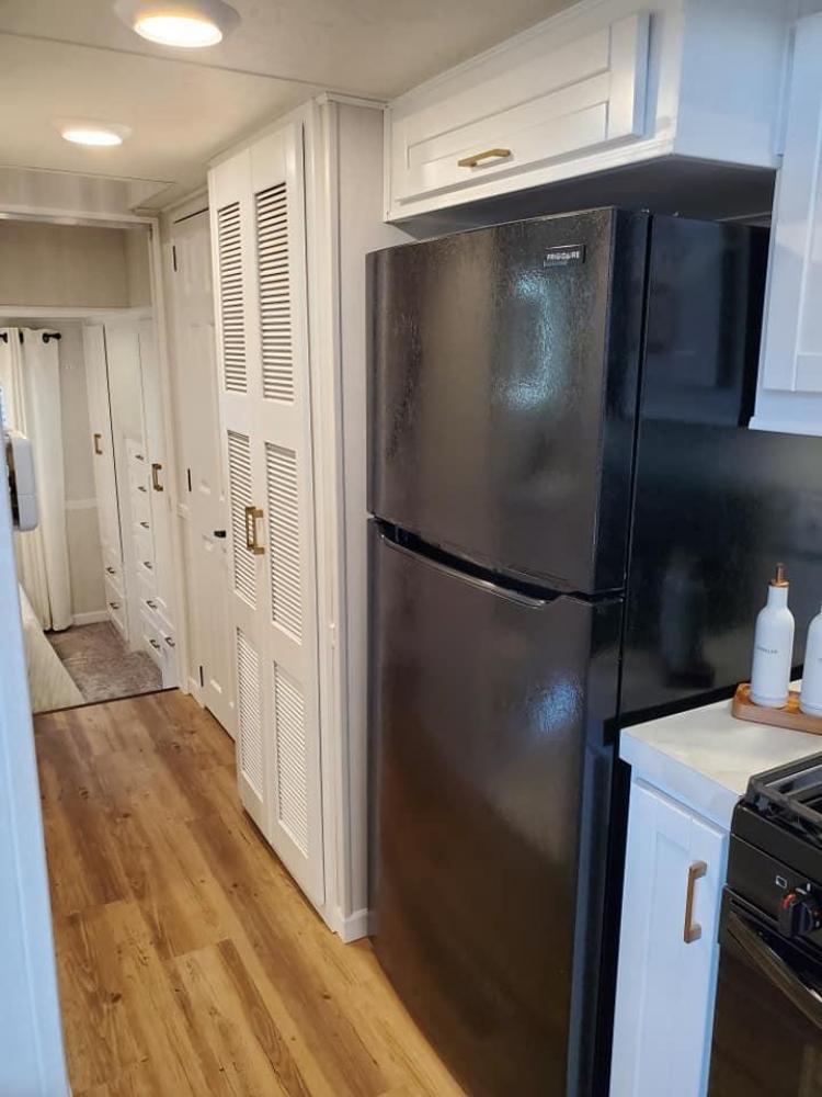 CLOSET - Washer/Drier with Louvered Doors