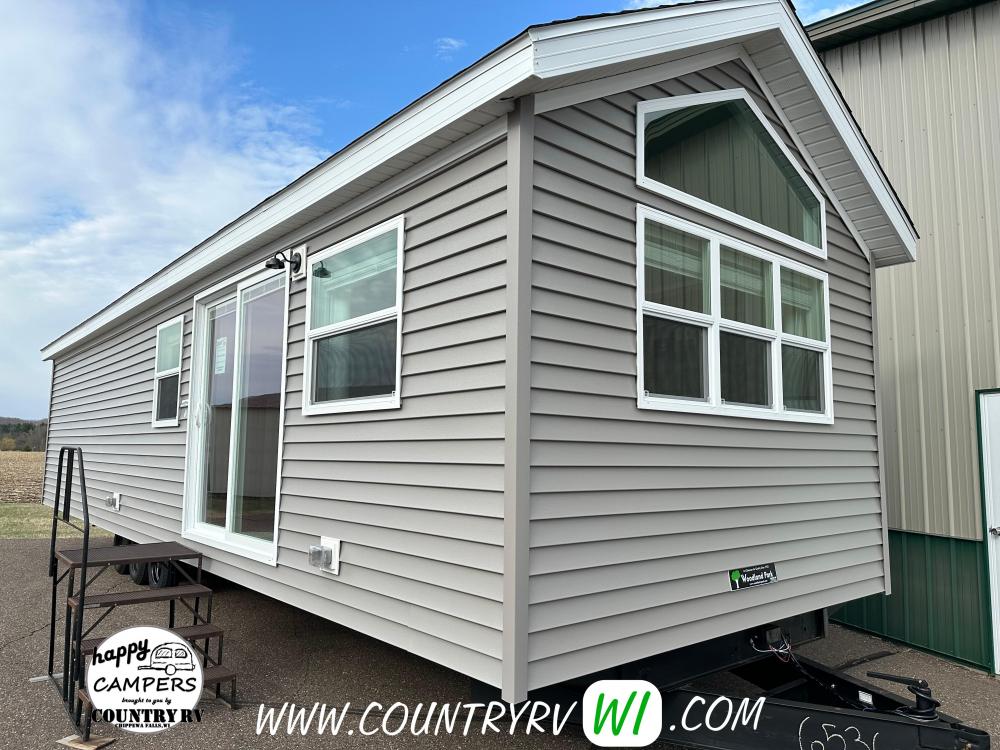   2025 TR-204 Delete Rear Door XL Pantry & Closet