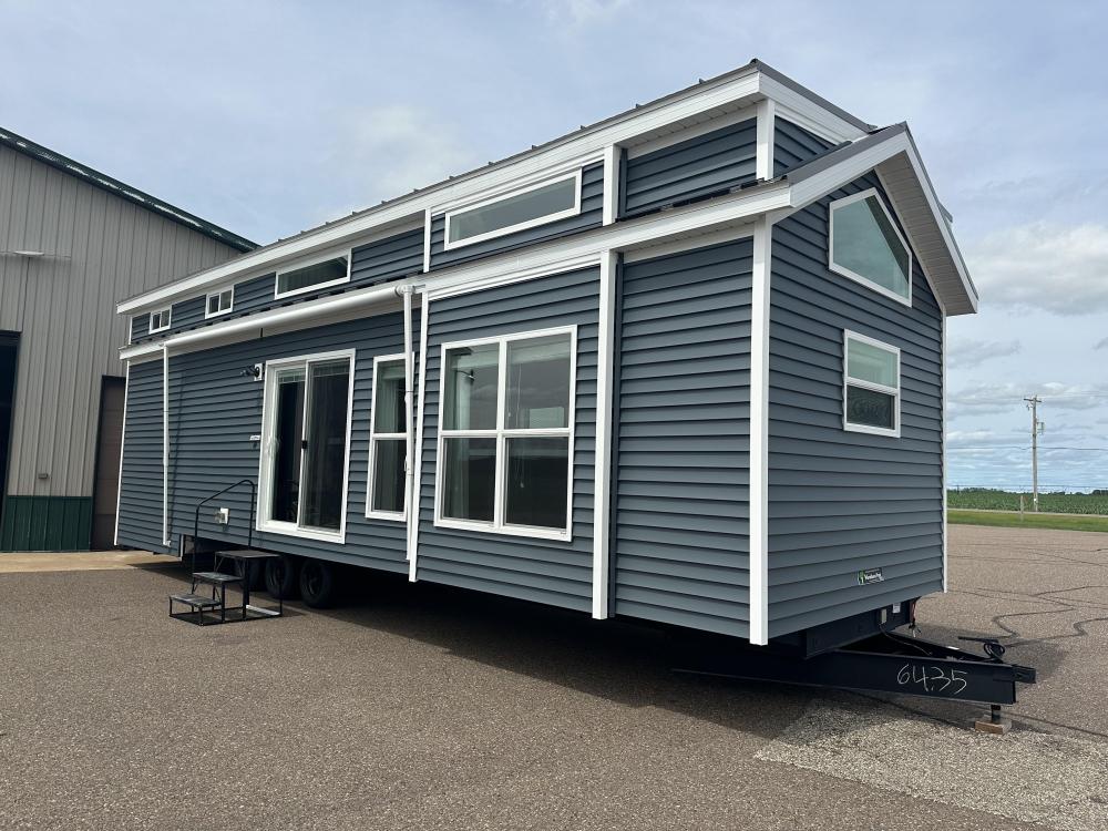 Midnight Surg with White Corners